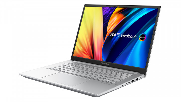 VivoBook Pro 14 OLED M6400RC W11H Cool Silver - widok frontu prawej strony