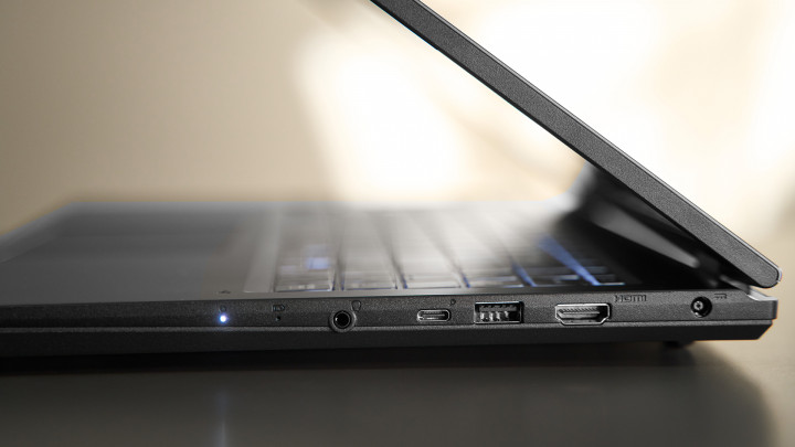 MSI VenturePro 16 AI A1V 2