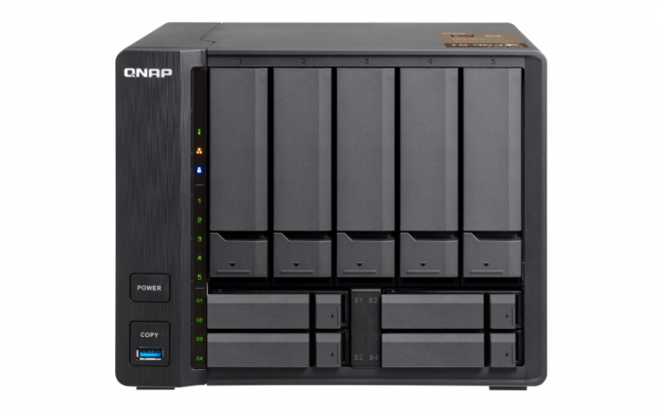 Serwer NAS QNAP TS-963X - widok frontu