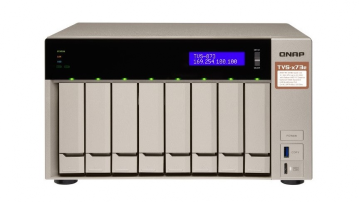 Serwer NAS QNAP TVS-873e-4G - widok frontu