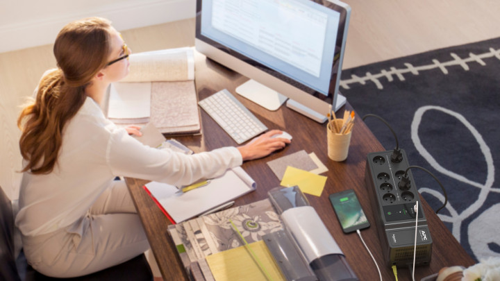 Zasilacz UPS APC be500g2-fr 500VA 3