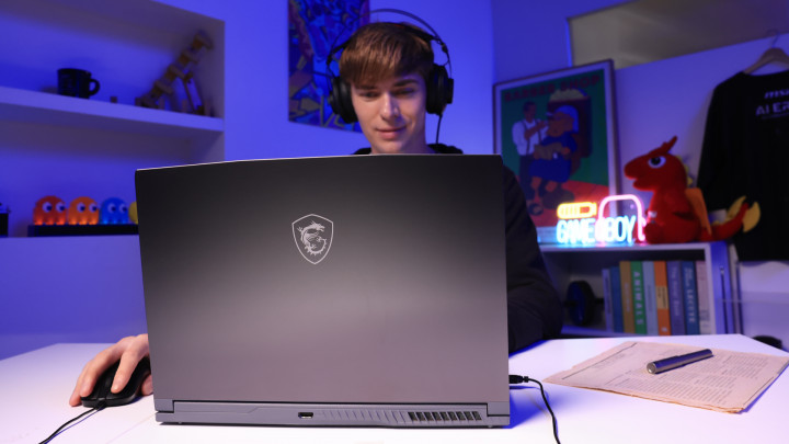 Laptop MSI Thin 15 B13V 3