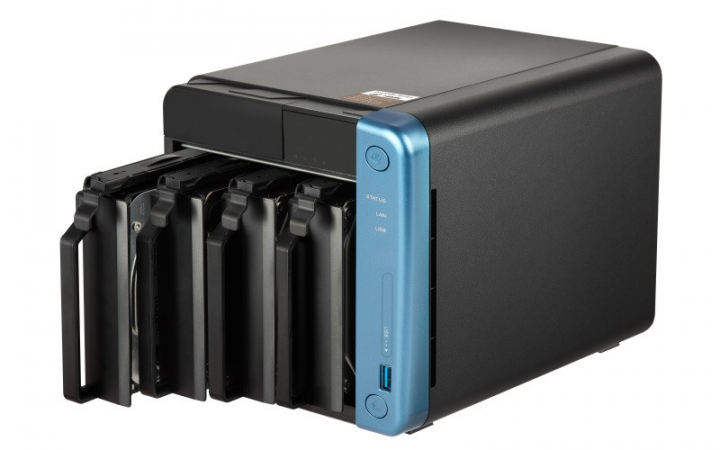 Serwer NAS QNAP TS-453Be-4G - widok frontu v2