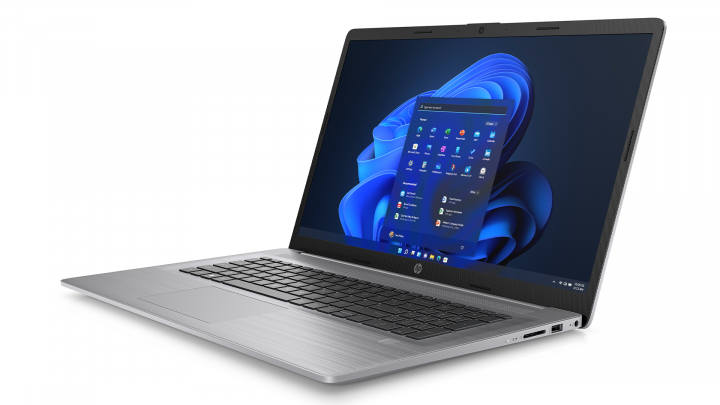 HP 470 G9 W11P srebrny - widok frontu prawej strony