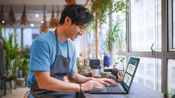 Laptop Dell 16 DC16250 Czarny 2