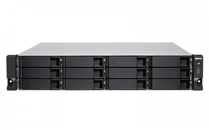 Serwer NAS QNAP TVS-1272XU-RP - widok frontu
