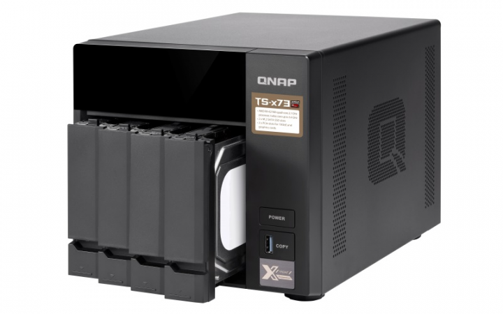 Serwer NAS QNAP TS-473-8G - widok frontu v2