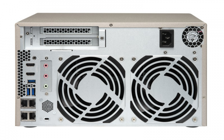 Serwer NAS QNAP TVS-873e-8G - widok tyłu