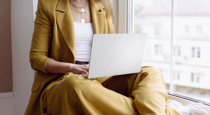ASUS Zenbook 14 UX3405CA-PZ092X 2