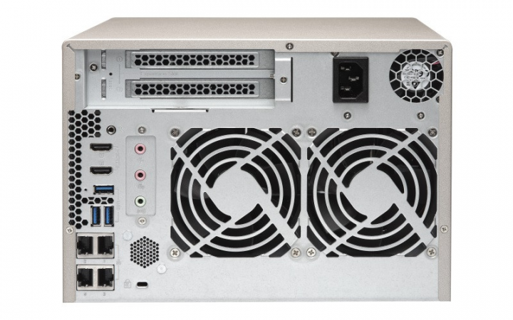 Serwer NAS QNAP TVS-673e-4G - widok tyłu