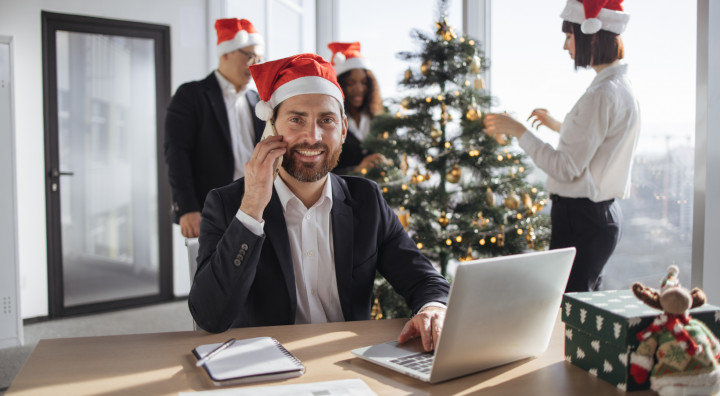 Świąteczne biuro marzeń – sprzęt, który doda klimatu i efektywności 7