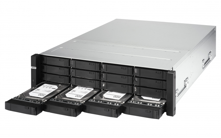 Serwer NAS QNAP ES1686dc - widok frontu hotswap