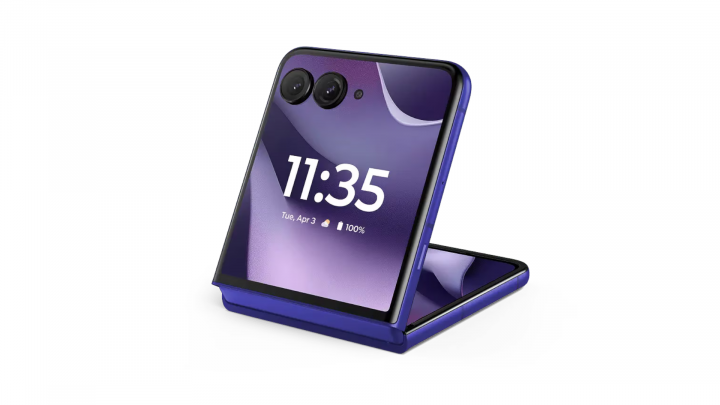 Smartfon Motorola razr 70 Ultra złożony