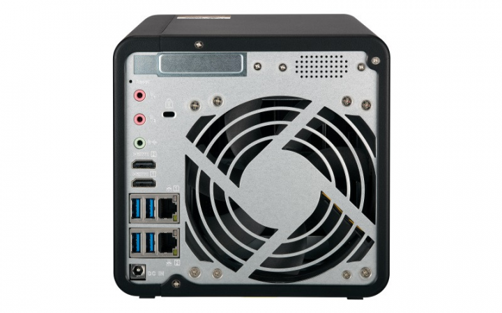 Serwer NAS QNAP TS-453Be-4G - widok tyłu