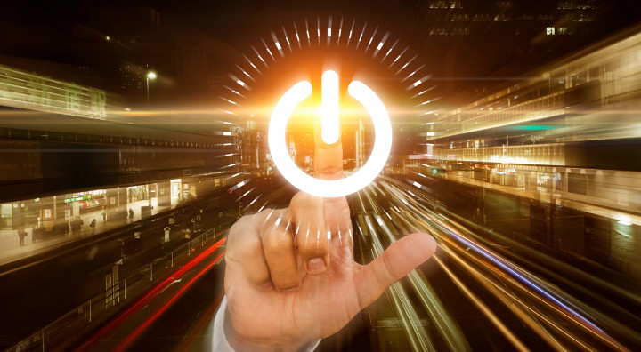 Zasilacze UPS w 2026 roku – dlaczego ich znaczenie rośnie w administracji publicznej i które rozwiązania mają sens 8