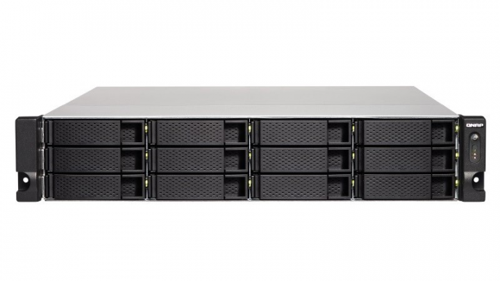 Serwer NAS QNAP TS-1273U-RP-16G - widok frontu