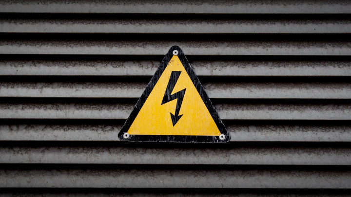 UPS APC smx2200rmhv2u 2200VA 4