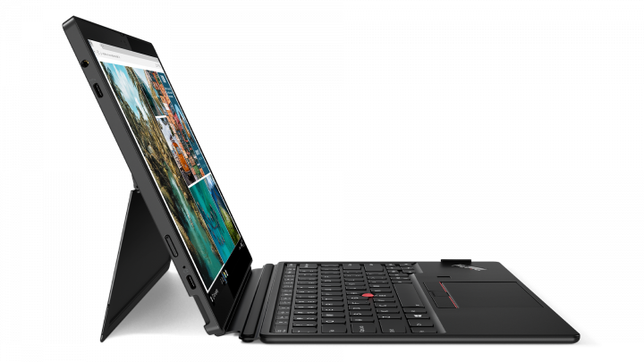 ThinkPad X12 G1 W10P czarny - widok frontu lewej strony2