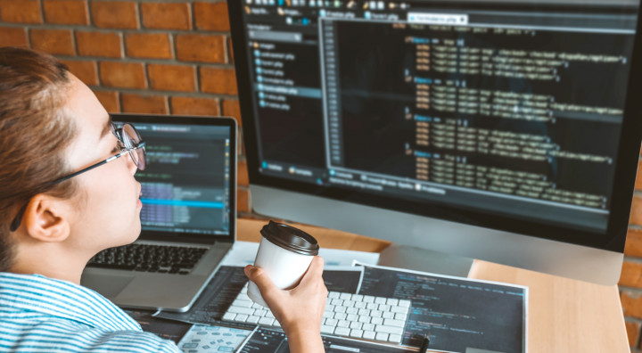  Jak dobrać monitor do pracy z tekstem, kodem i arkuszami?