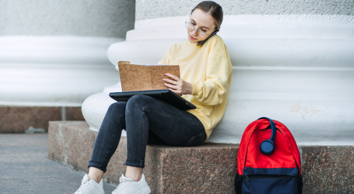 Co powinno znaleźć się w torbie studenta? Nie tylko laptop 9
