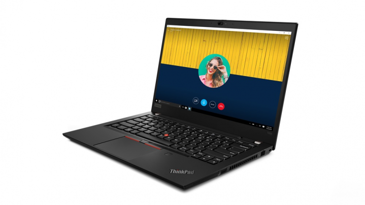 Laptop Lenovo ThinkPad T495 czarny - widok frontu prawej strony