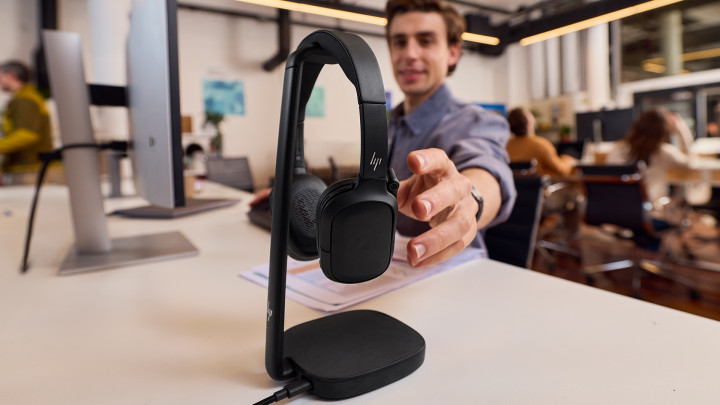 HP Poly Focus 625 Stereo Bluetooth + Bezprzewodowa stacja ładowania - C56XXAA