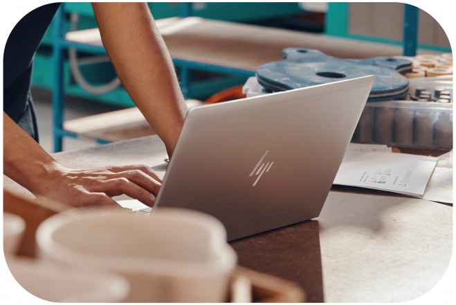 HP EliteBook 645 G10 968M7ET R7 7730U - Wydajność i Elegancja w zgodzie z naturą 7