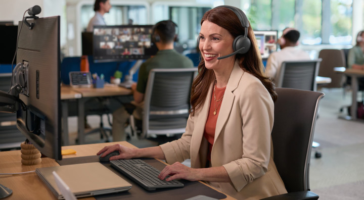 Odkryj Logitech Signature Slim Solar 3