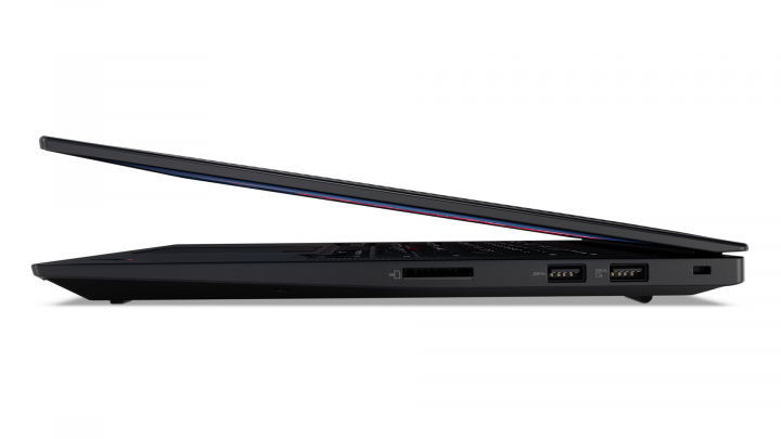 ThinkPad X1 Extreme G5 W11P - widok prawej stronyThinkPad X1 Extreme G5 W11P - widok prawej strony