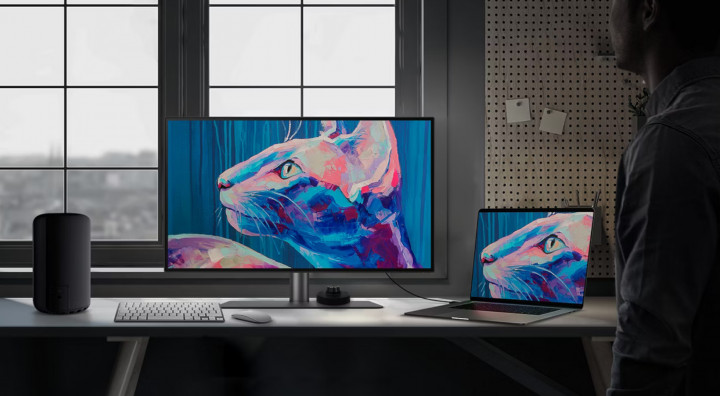 Monitor BenQ PD2725U 9H lifestyle