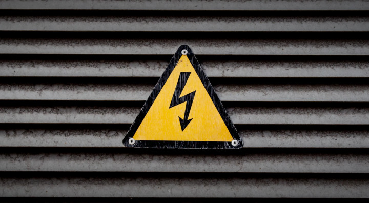 Zasilacze UPS w 2026 roku – dlaczego ich znaczenie rośnie w administracji publicznej i które rozwiązania mają sens 6