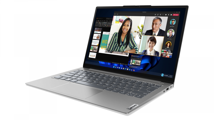 ThinkBook 13s G4 W11P (AMD) - widok frontu prawej strony