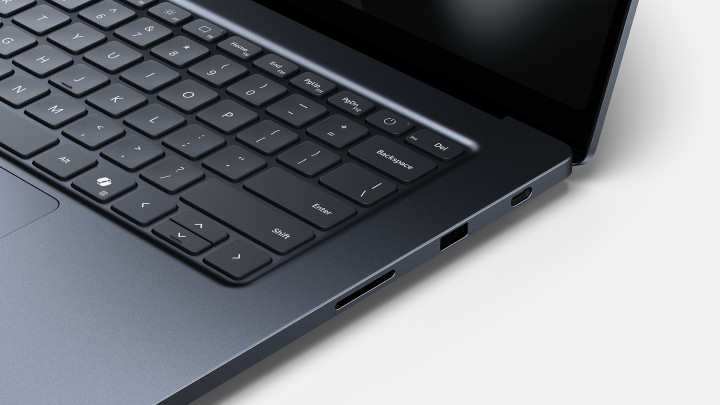 Microsoft Surface Laptop Ultra NVIDIA Grafitowy 3