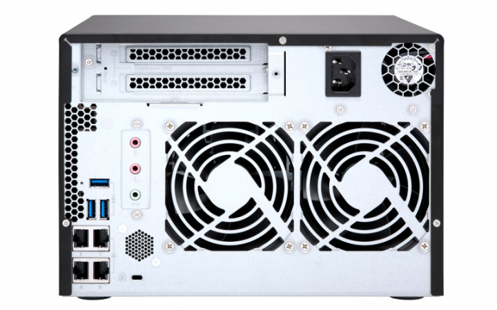 Serwer NAS QNAP TS-673-4G - widok tyłu