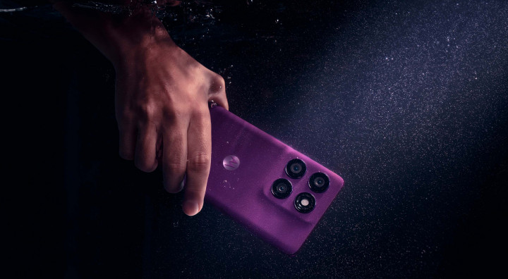 Smartfon Motorola edge 60 Pro purpurowy