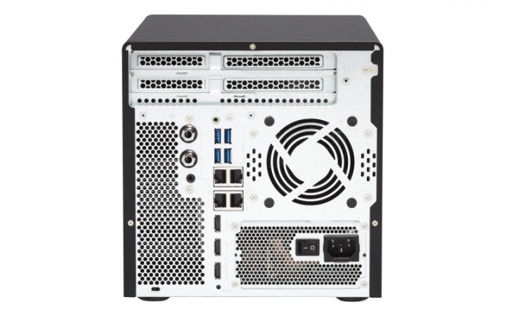 Serwer NAS QNAP TVS-682-i3-8G - widok tyłu