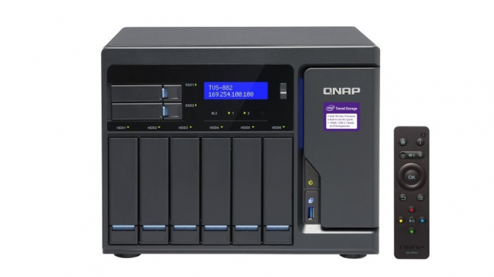 Serwer NAS QNAP TVS-882-i5-16G - widok frontu