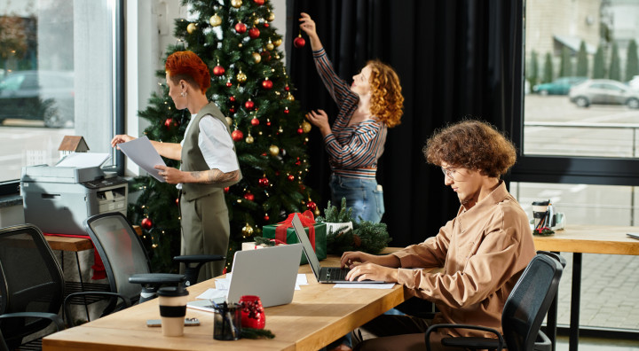 Świąteczne biuro marzeń – sprzęt, który doda klimatu i efektywności 4