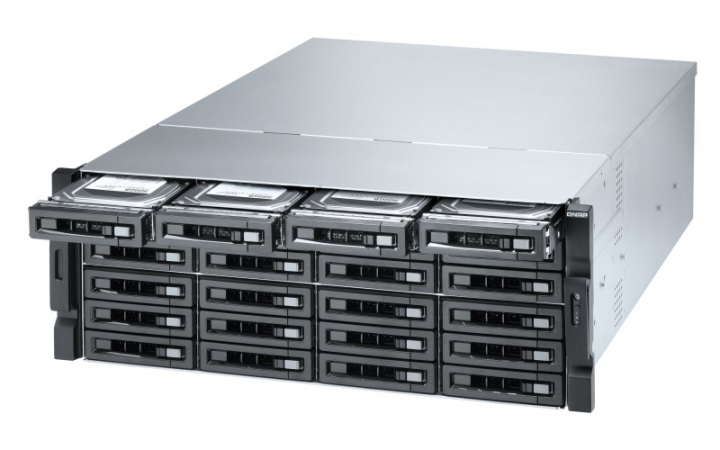 Serwer NAS QNAP TS-2483XU-RP-E2136 - widok frotnu v2