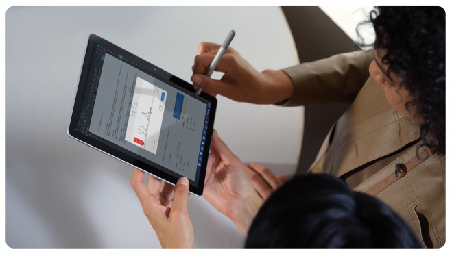 Transformacja cyfrowa ochrony zdrowia z Microsoft Surface 8
