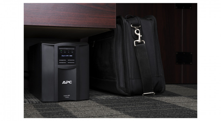 UPS APC smt1000ic 1000VA 2