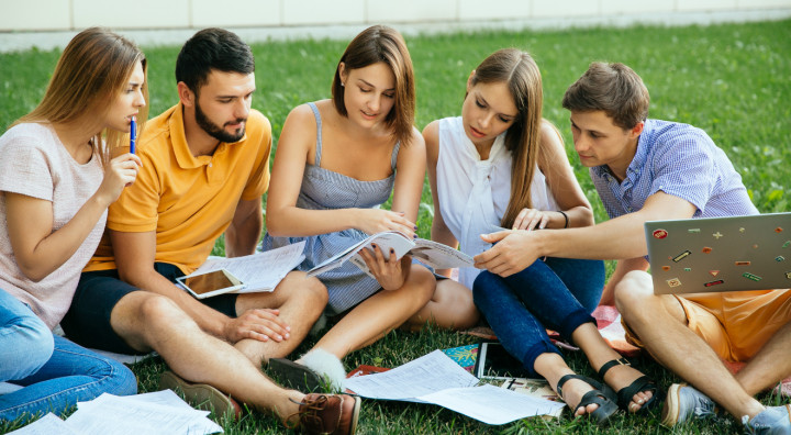 Co powinno znaleźć się w torbie studenta? Nie tylko laptop 11