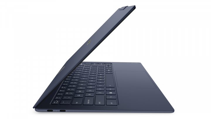 Laptop Lenovo Yoga Slim 7 Ultra 14IPH11 FIFA Edition Cosmic Blue Copilot 10