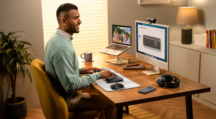 Odkryj Logitech Signature Slim Solar 2