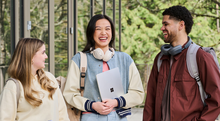 Microsoft Surface Laptop 13 end