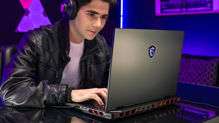 Laptop MSI Raider A18 HX 2