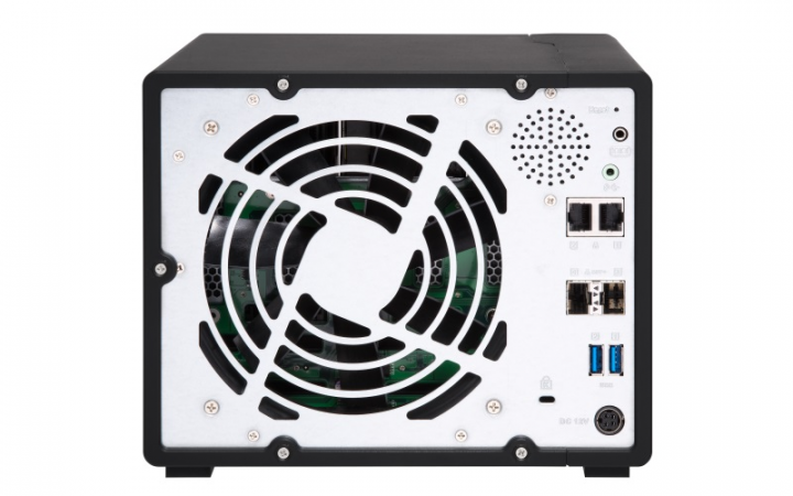 Serwer NAS QNAP TS-932X - widok tyłu
