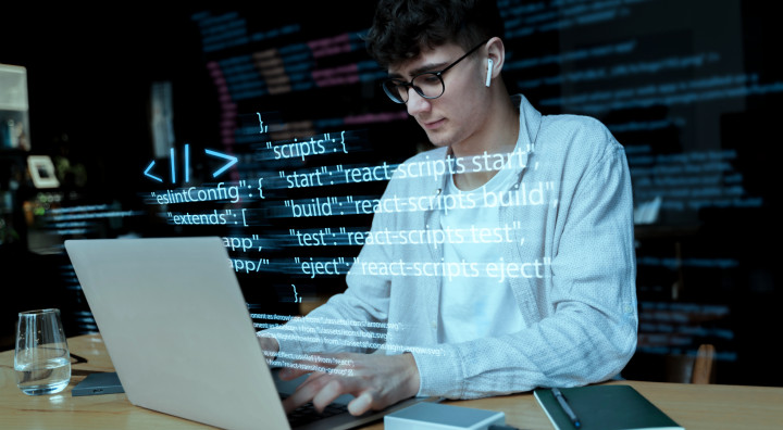 Czy sztuczna inteligencja zastąpi programistów? Fakty, mity i przyszłość kodowania z AI 2