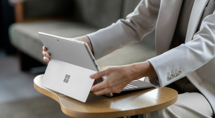 Etui z klawiaturą Microsoft Surface Pro Signature Type Cover z klawiszem Copilot 8XB-00207 5