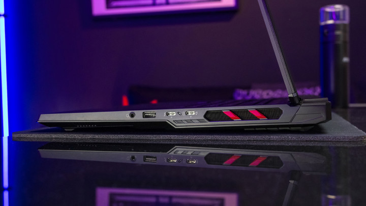 MSI Raider 18 HX AI A2XW 3
